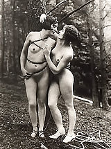 Areola Breast Pics, Retro Style Frauen