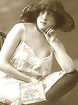 Naked Vintage, Retro Maids